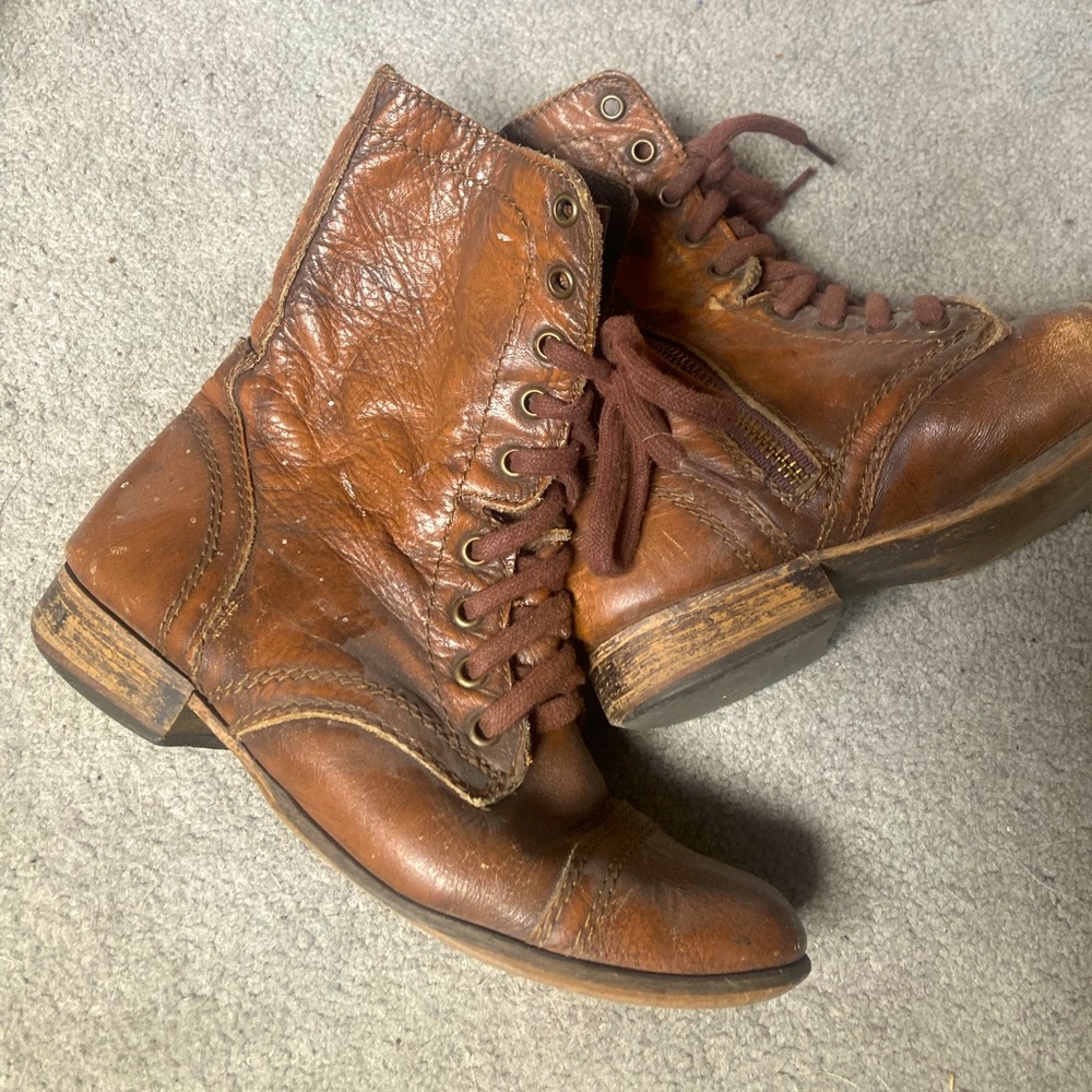 Rustic Steve Madden combat boots brown